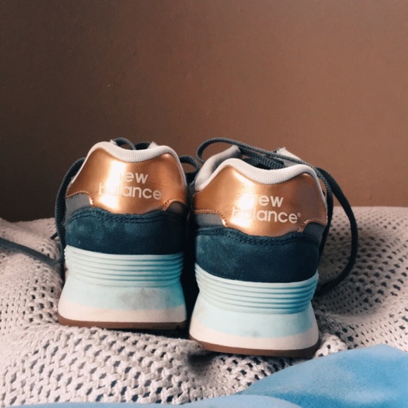 574 Core New Balance Women’s 9 (fits 8, 8.5) - Picture 3 of 8